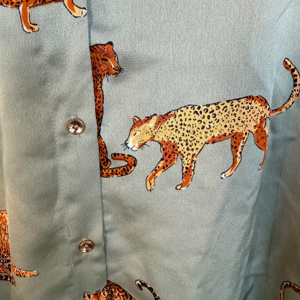 Umgee Plus Leopard Print Shirt Sage Green Satin Blouse 1XL Eclectic Safari Chic - Picture 9 of 11